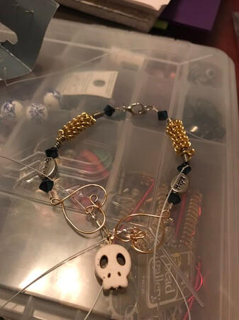 Shaped wire + skull bracelet